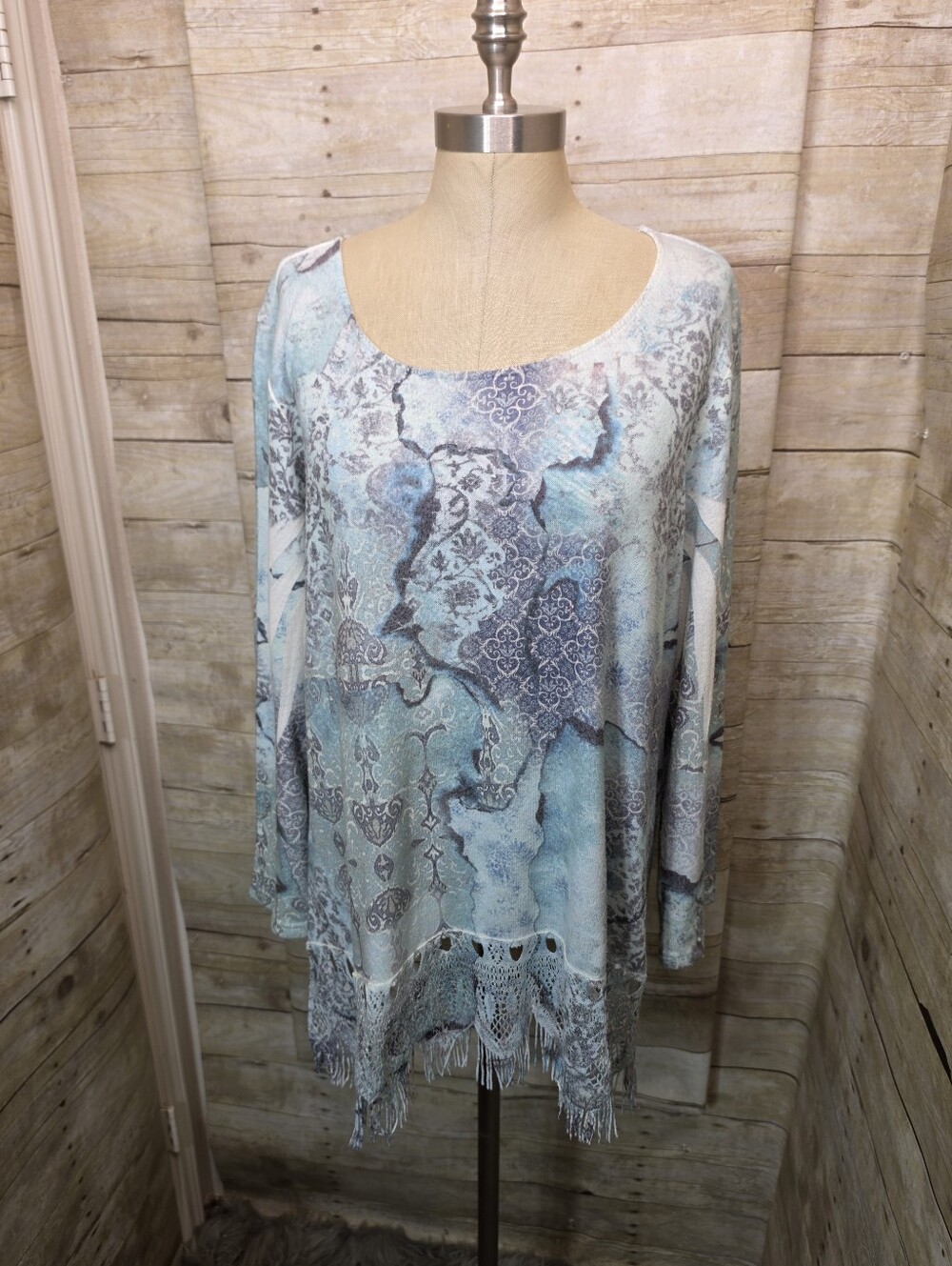 Women's Blue Patterned Scoop Neck Fringe Hem Top